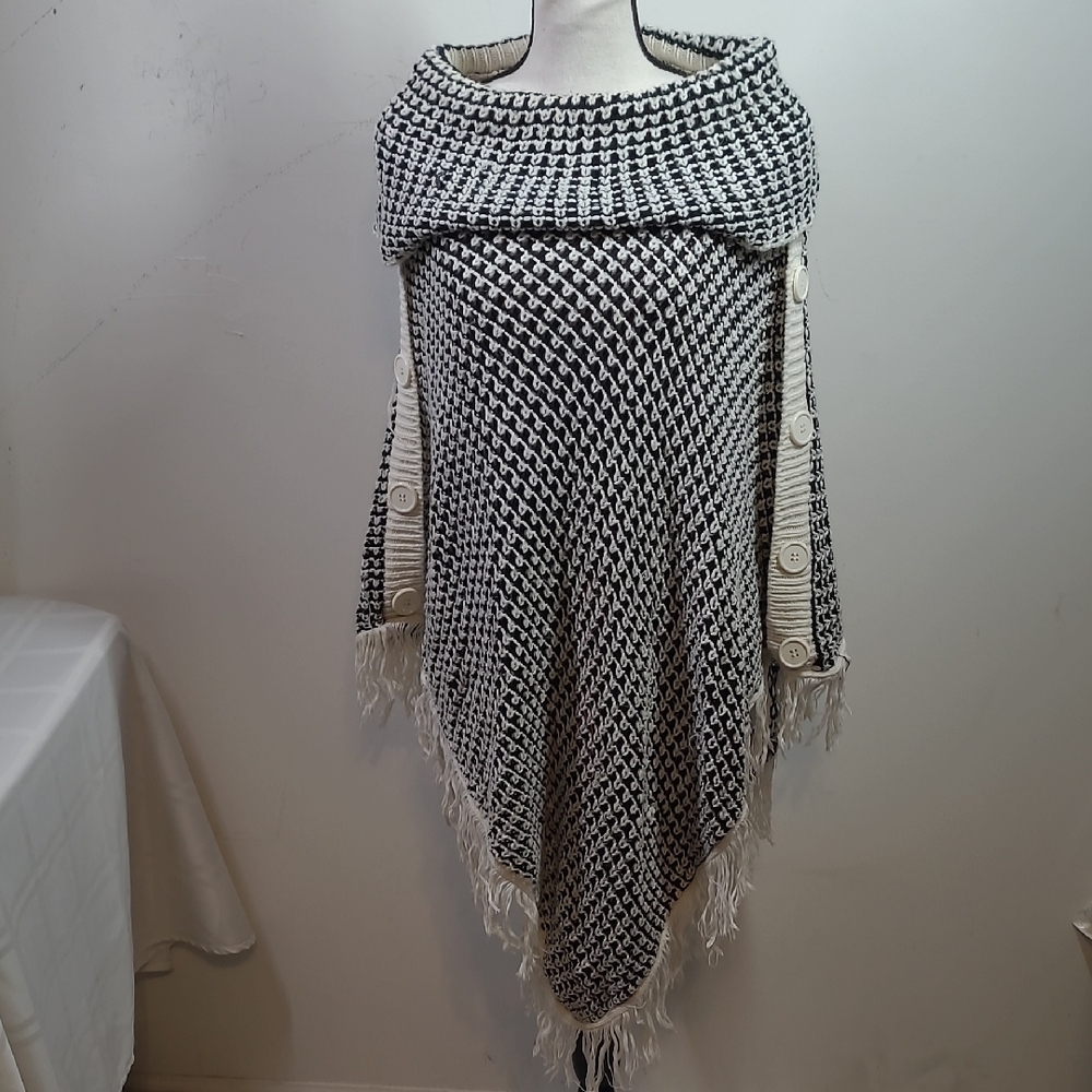 Caren Sport Monochrome Knit Poncho